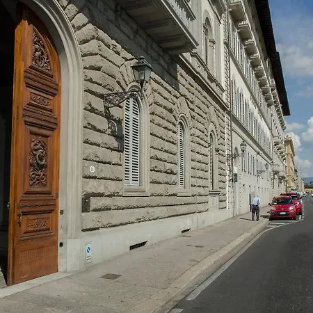 Lungarno Vespucci By Charming Italy Tour Appartement *