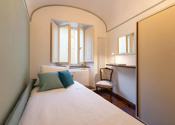Lungarno Vespucci - Charming Italy Tour * Florence